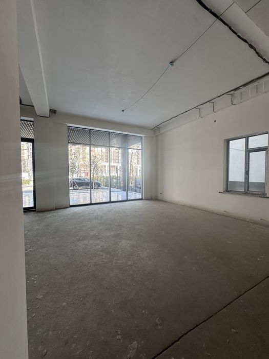 Сдам помещение 8 этажное здание1 этаж Яккасарай400м2