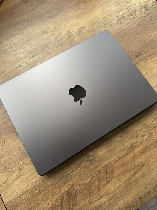 Apple MacBook Pro M3 12‑Core CPU, 18‑Core GPU, 14,2", 18 GB, 1 TB