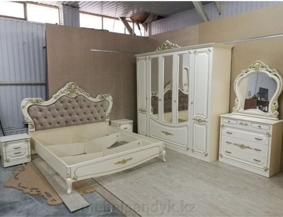 Спальный мебель в комплекте