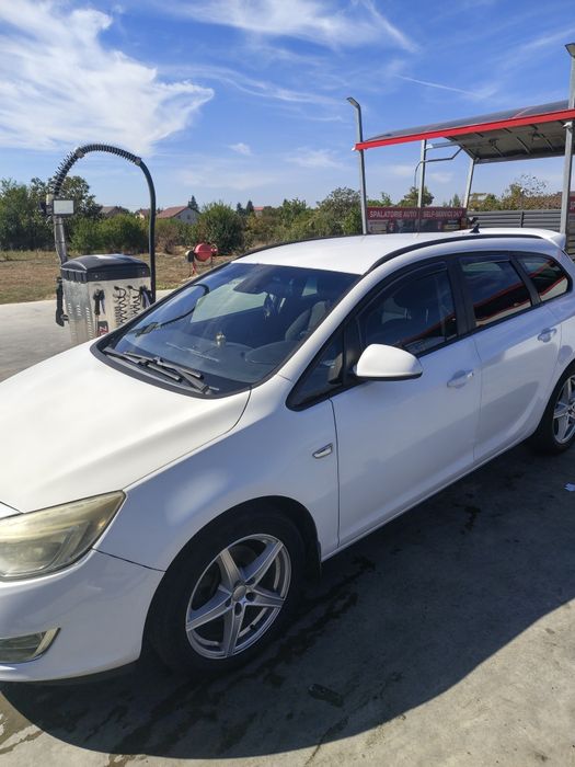 Opel Astra j1.7 tdi 2011