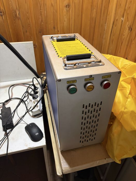 Волоконный лазер