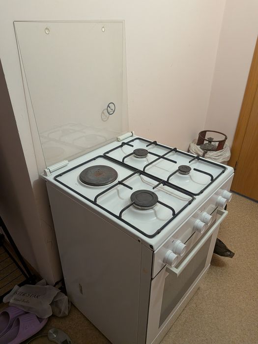Продам газовую плиту Bosch