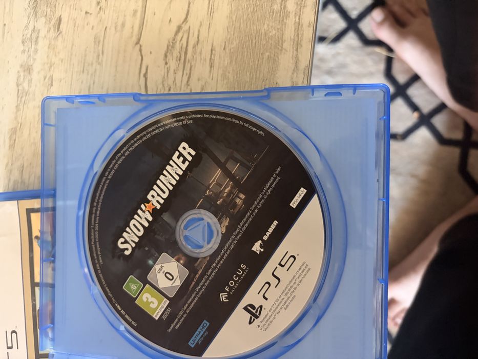Продавам playstation5 slim със игри