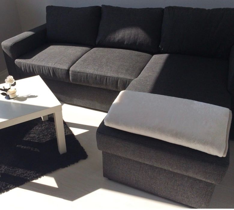 Ъглов диван размери: L226 B165 H85 см  площ за сън 149/195 см