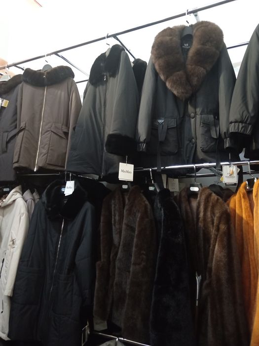 Продам стеллажи недорого