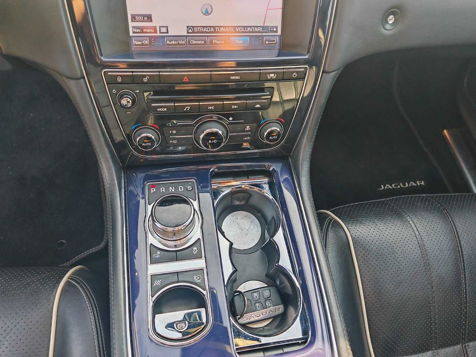 JAGUAR XJ 2011 — imagine 5