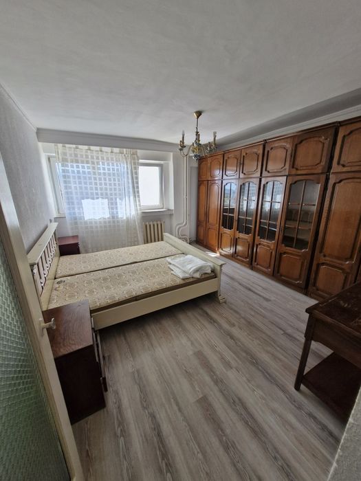 Inchiriez Apartament in blocul M1- Cetate