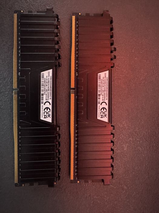 CORSAIR 32GB Vengeance LPX DDR4 3200MHz CL16 KIT CMK32GX4M2E3200C16