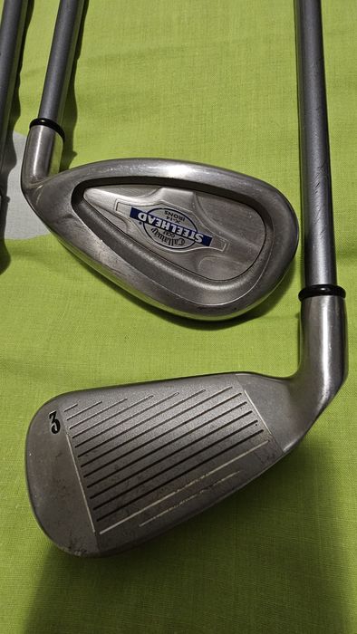 Комплект стикове за голф с чанта