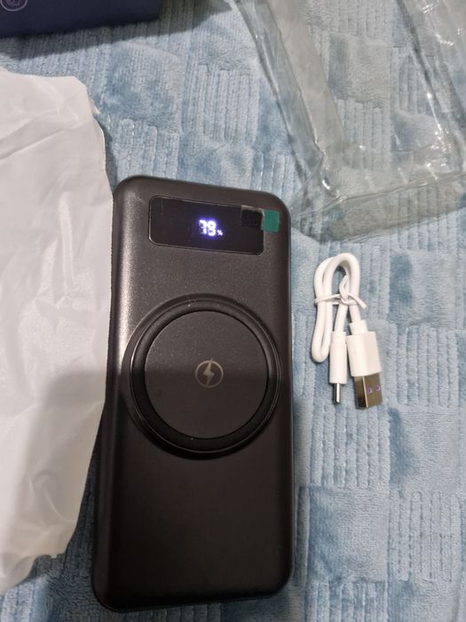 Продам Поуербанк новый