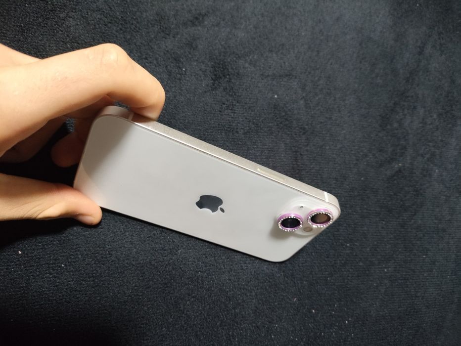 iPhone 13  este aproape că nou