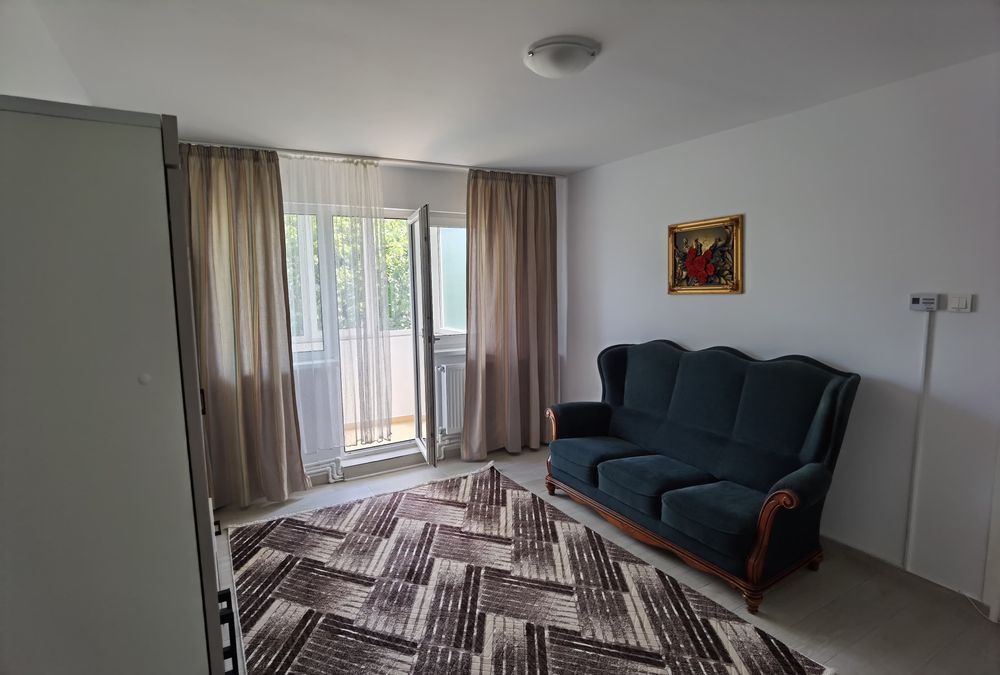 Închiriez apartament cu doua camere