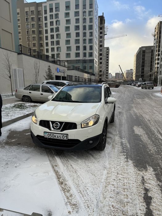 Сатамын көлікті Nissan Qashqai