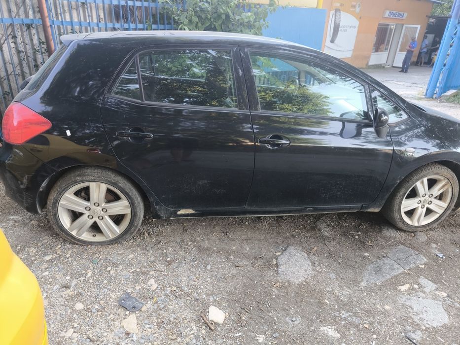 Тойота Аурис D kat На части