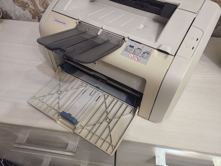 Продадим принтер лазерный hp 1018
