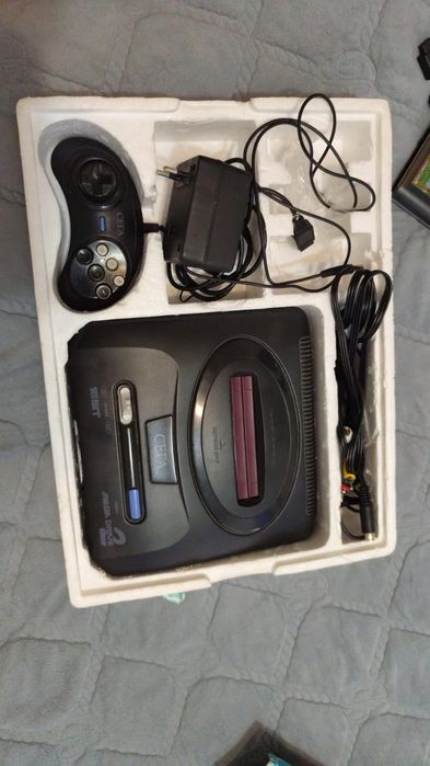 Sega mega drive 2 продам оригинал без минусов