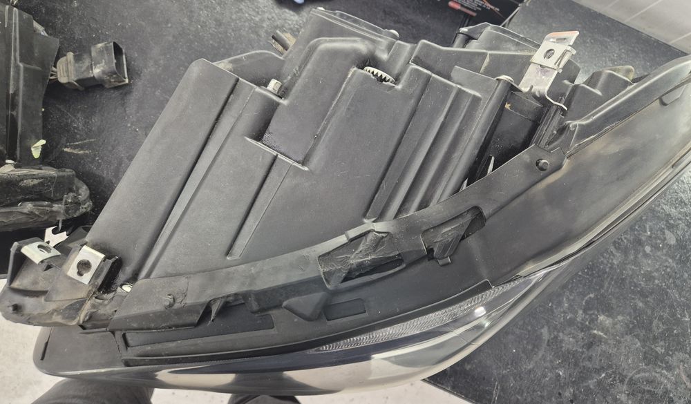 Vând set faruri BMW F10/F11