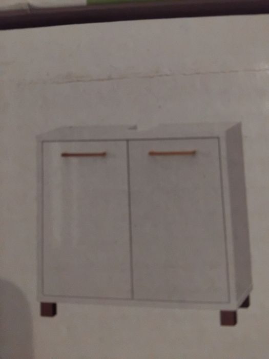 Шкаф на баня. Цвят-бял.