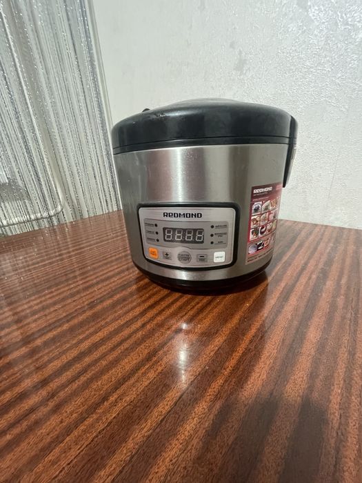 Продам мультиварку в хорошем состоянии