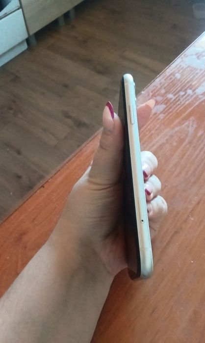Продам IPHONE 11