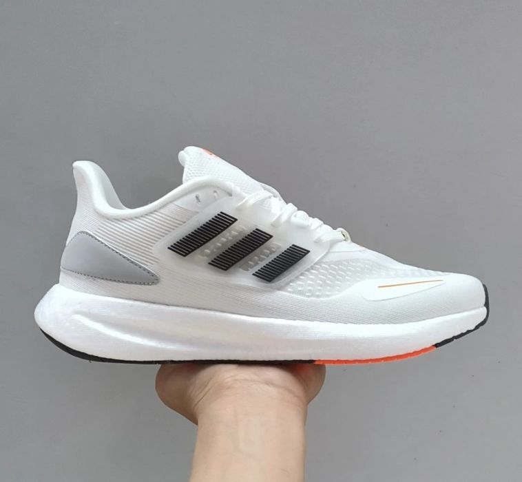 Кроссовки adidas