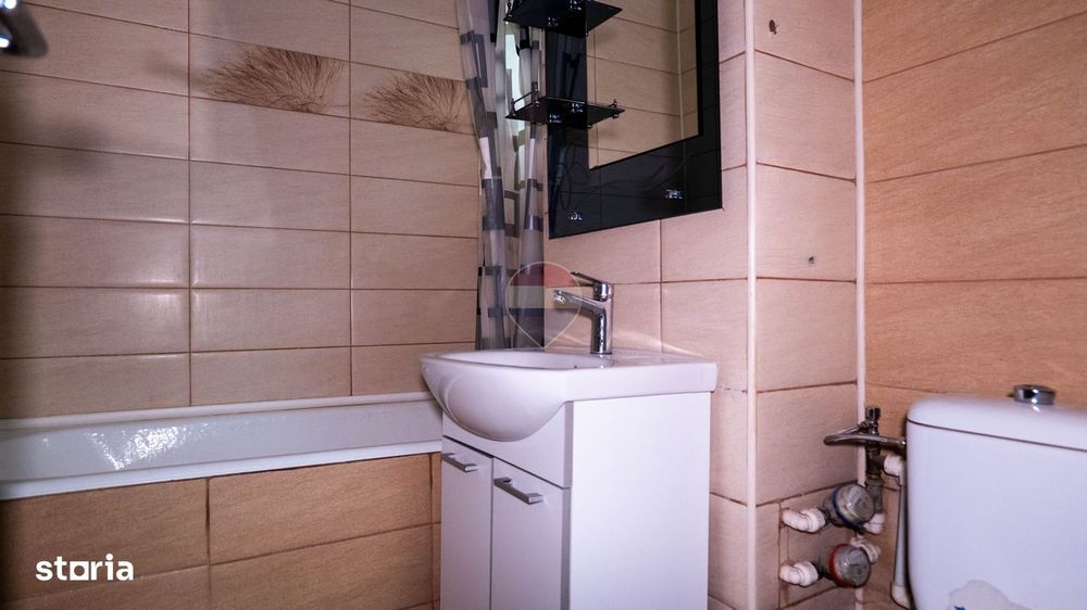 Apartament cu 3 camere de vânzare