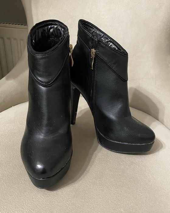 Дамски обувки по 15 лв