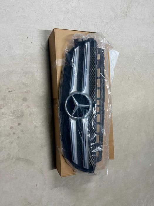 Оригинална Решетка за Mercedes W213