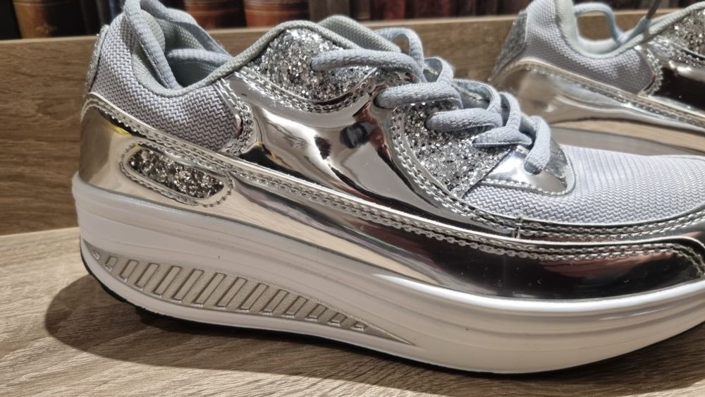 Нови маратонки 39 номер