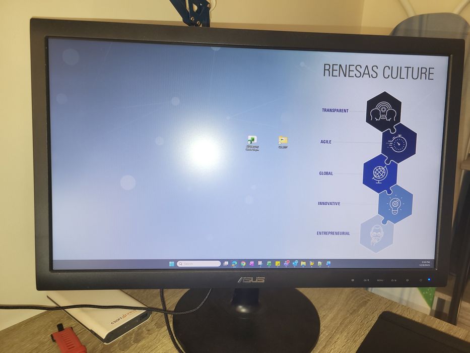 Продавам монитор Asus 21 inch