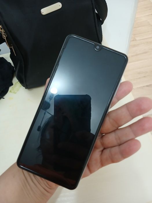 Продам смартфон Samsung A31 б/у
