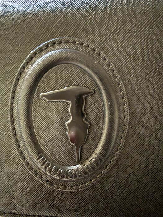 Малка черна чанта TRUSSARDI