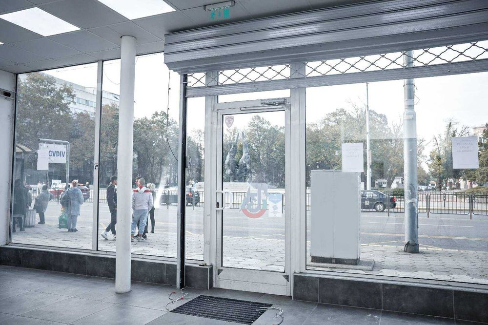 Дава се под наем Магазин в Пловдив, Център - 120 кв.м за 2500 € - Снимка #5
