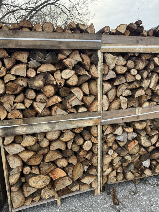 Сухи дърва за огрев – ГОТОВИ ЗА ЗИМАТА!