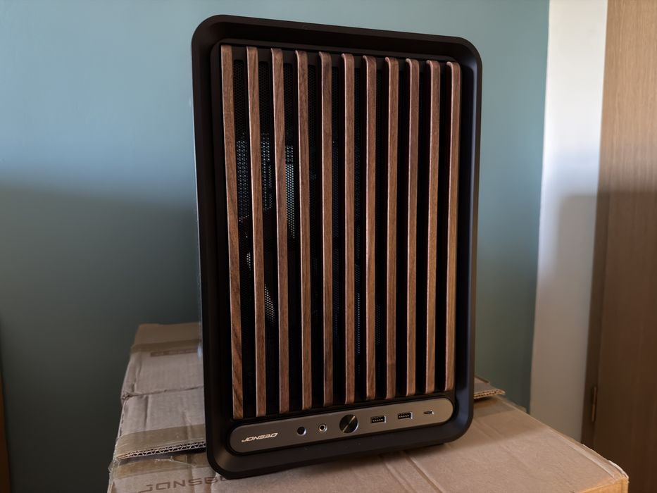 Carcasa PC Jonsbo D33 Wood MicroATX — NOUĂ, nemontată, cu cutie