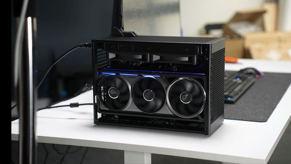 MINI PC RTX 5090 Astral