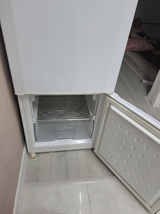 Холодильник продается