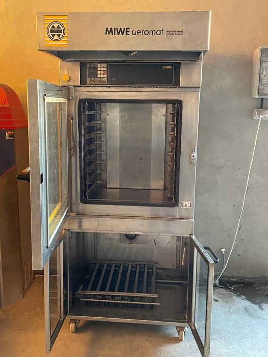 Cuptor profesional Miwe Aeromat,8 tăvi.