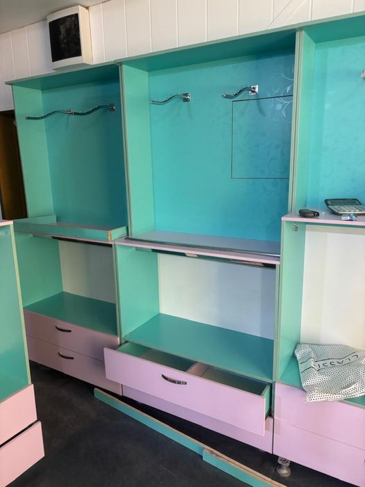 Продам недорого шкафы