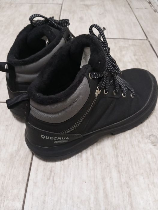 Продавам зимни обувки Quechua закупени от Декатлон .