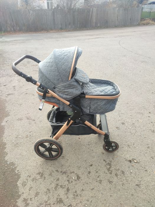 Продам коляску в хорошем состоянии.
