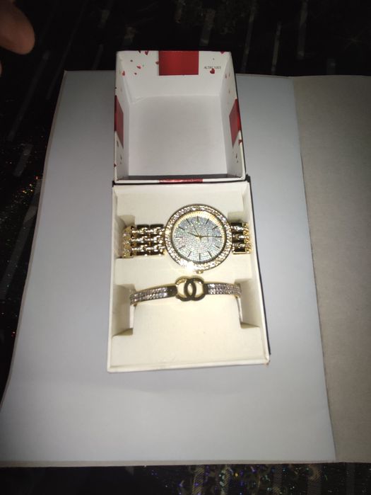 Ceas și brățară Chanel