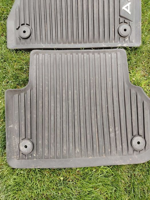 Гумени стелки заАуди А4