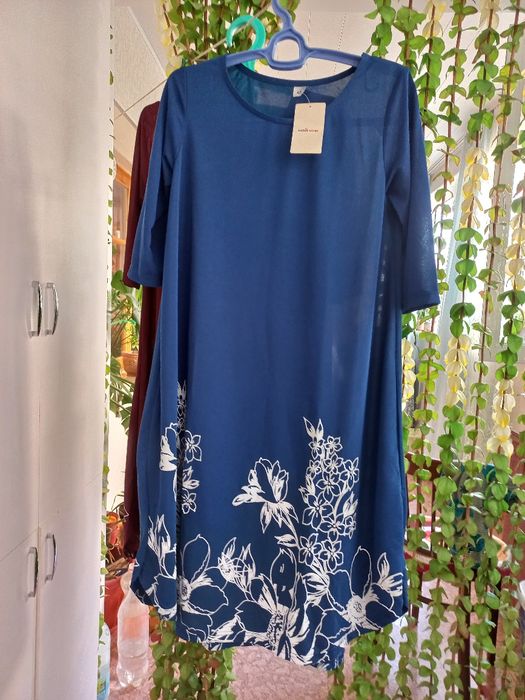 Новые привозные плащи,свитер,платье 48раз.