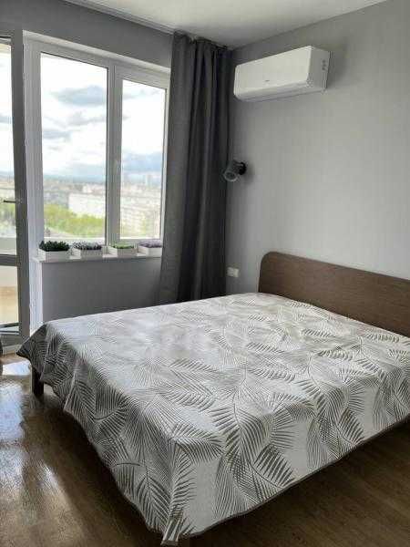 Дава се под наем Двустаен апартамент в Бургас, Славейков - 80 кв.м за 663 € - Снимка #4