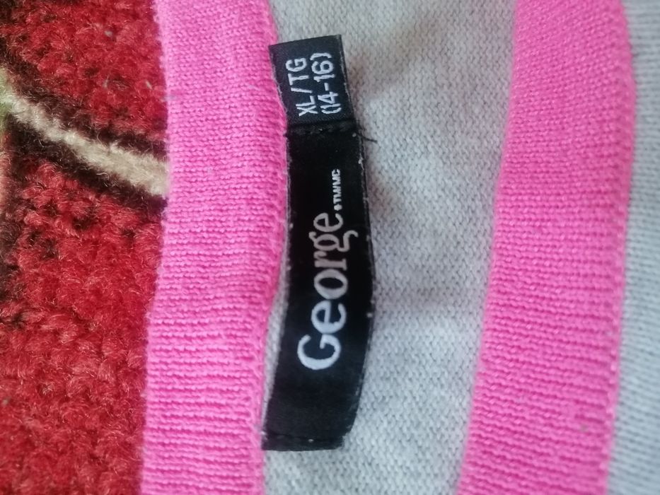 Продаю кофточку на подростка