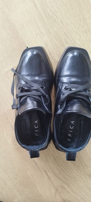 Pantofi negri Epica