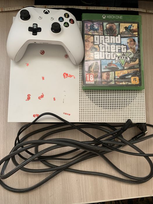 Vand Xbox one S 1TB cu gta 5 inclus,controler si toate cablurile necesare ,cablu HDMI si cablu de alimentare!
