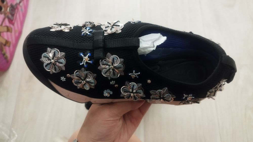 Продам обувь женскую