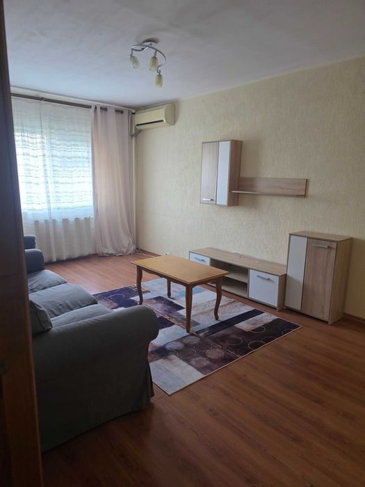 Inchiriez apartament cu 3 camere